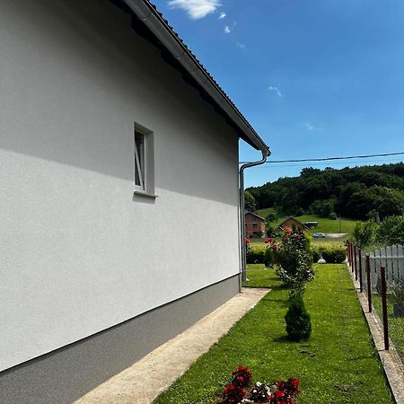 Appartement Apartman Matej à Otočac Extérieur photo
