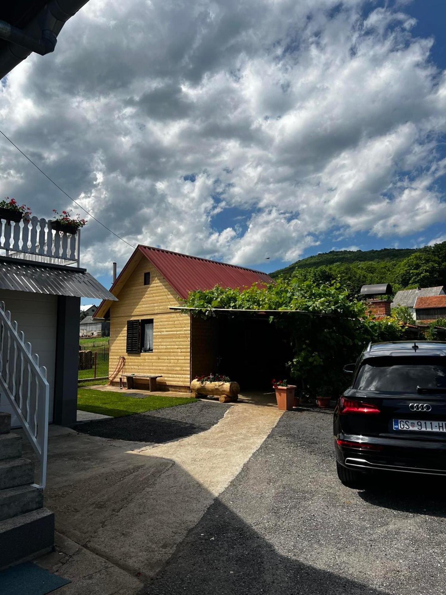 Appartement Apartman Matej à Otočac Extérieur photo
