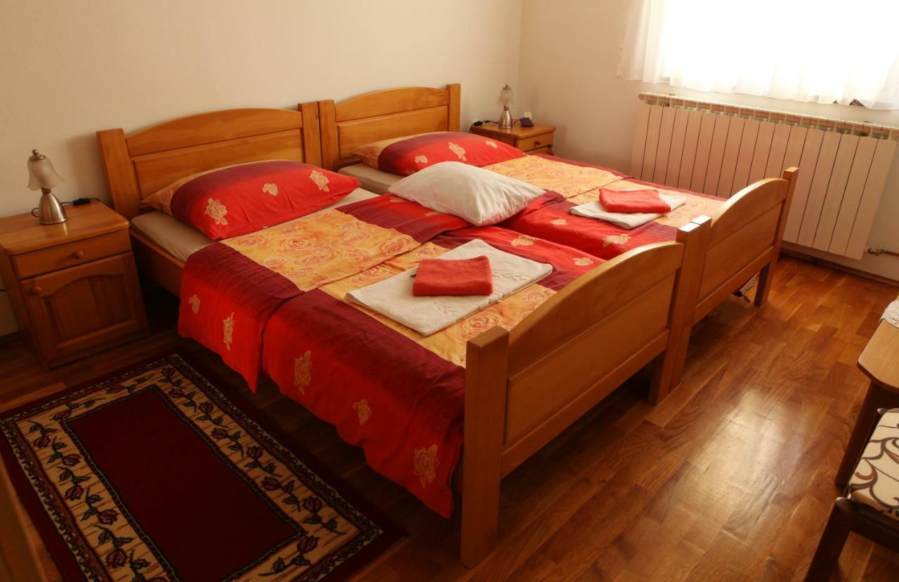 Appartement Apartman Matej à Otočac Extérieur photo
