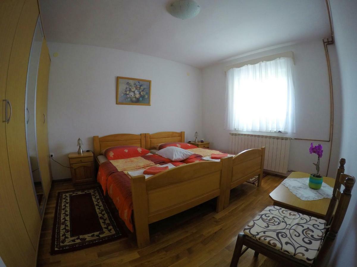 Appartement Apartman Matej à Otočac Extérieur photo